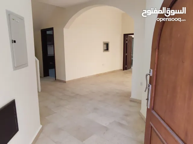 9500 m2 4 Bedrooms Villa for Rent in Abu Dhabi Mohamed Bin Zayed City