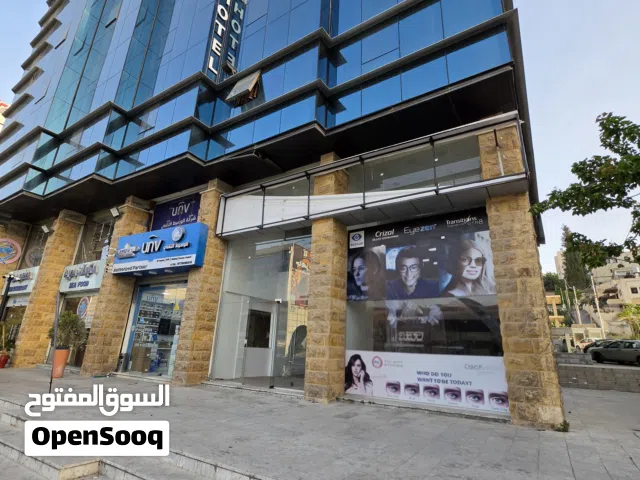 محل مميز جدا للايجار السنوي في الجاردنز