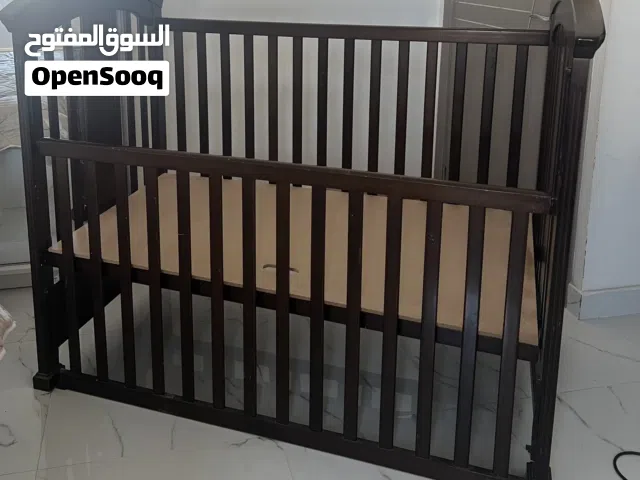 سرير أطفال  كرسي أطفال متحرك