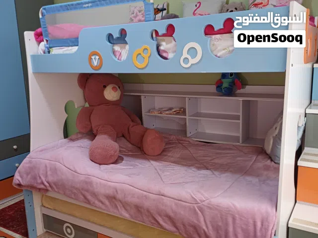 للبيع طقم أثاث متكامل وأنيق لغرفة الأطفال