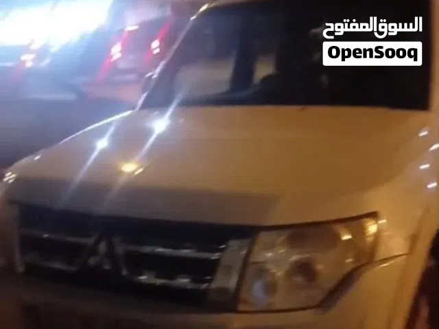2013 ميتسوبيشي باجيرو GLS