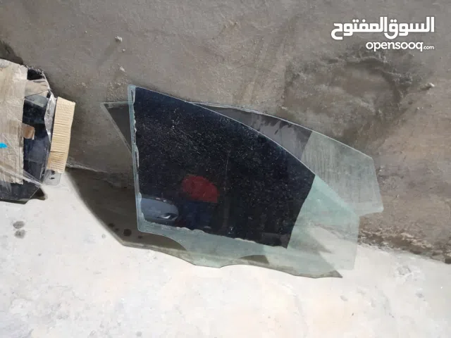 زجاج اربع أبواب i30 اصلي متع الدار ...وزجاج خلفي Kia  سيراتو 2010 اصلي