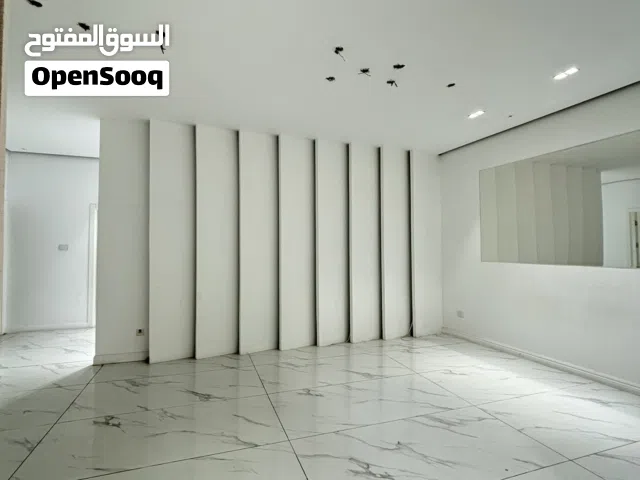 طابق كامل للايجار تشطيب مودرن حديث بالقرب من مول HT