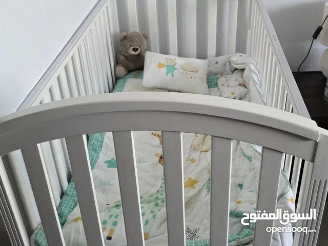 Baby Cot for sale with the mattress