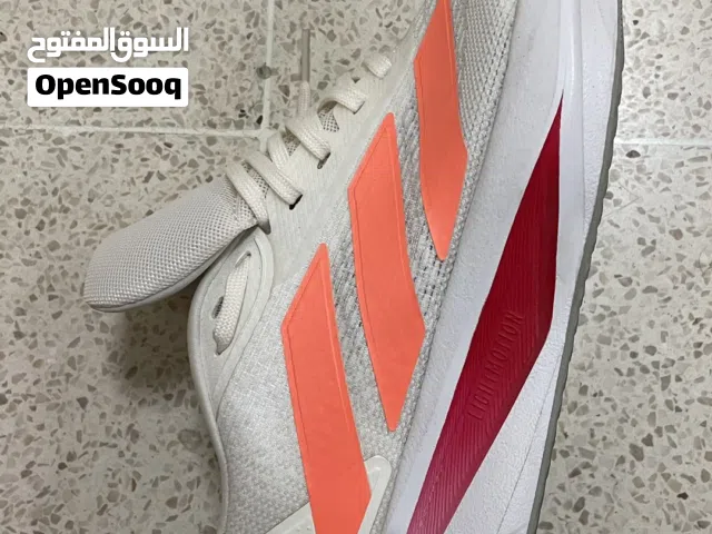ديداس اصلي تم استخدامه مرتين فقط سبب البيع ضيق