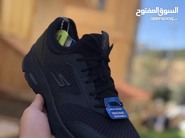 43 Sport Shoes in Amman