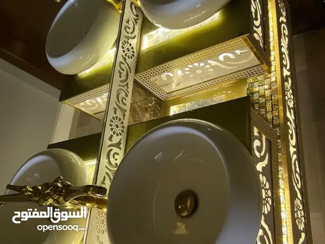 مغسله كلاسيك حوضين خلاطات مذهبه استعمال جديد نظيفه