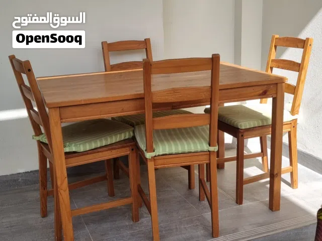 4 people dinning table
