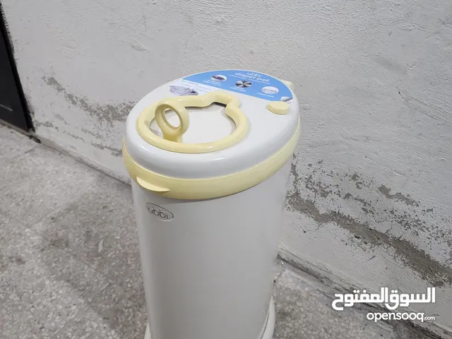 سلة مهملات لحفاضات الاطفال لمنع الرائحة.