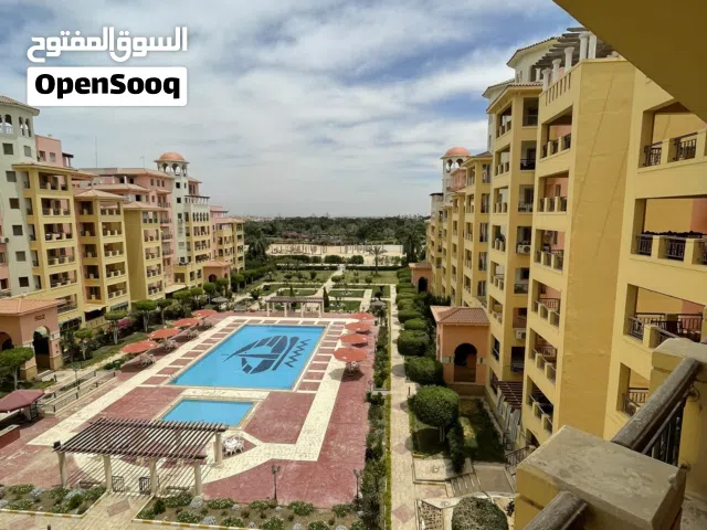 شقة للبيع بكومداوند دريملاند منطقة الاميرالد 148 متر غرفتين حمامين و دريسينج