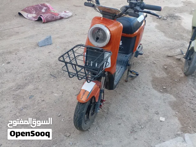 دراجة R9 2025 مبدل تخم بطاريات الدراجة نظيفة