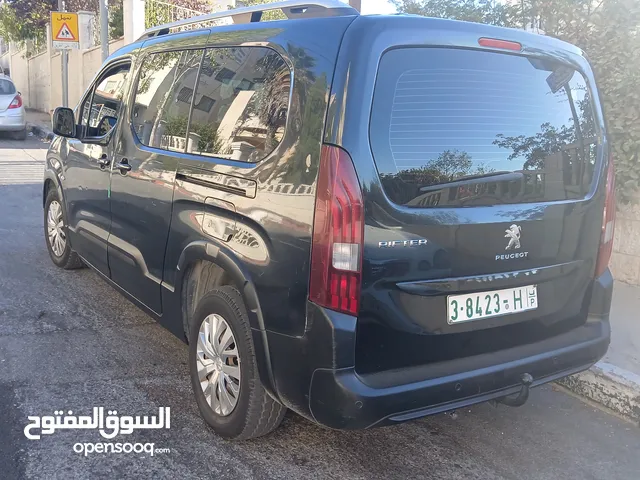 بيجو ريقتر