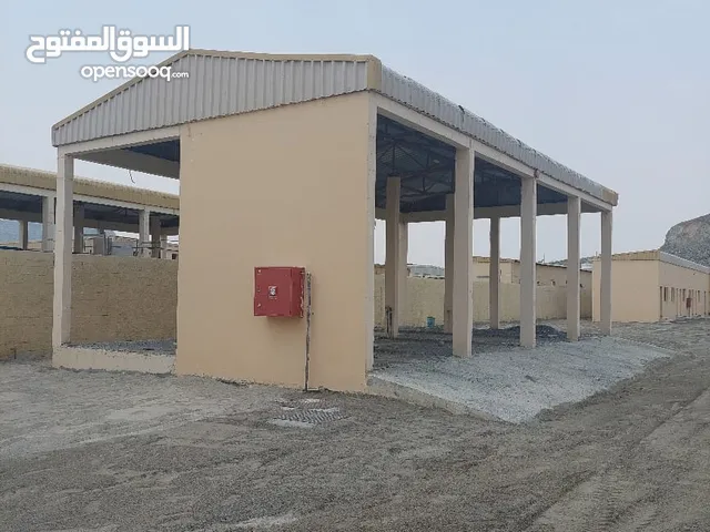 للبيع كراج + سكن عمال بالفجيرة - صناعية الحيل