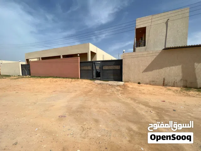 مبني تجاري للايجار في عين زاره الحمودات هو في الاسااس مطبخ كبير بالسكن يمكن تحويره الي مصنع او اي ش