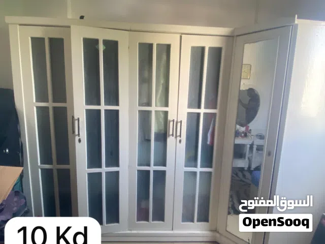خزانة ملابس للبيع