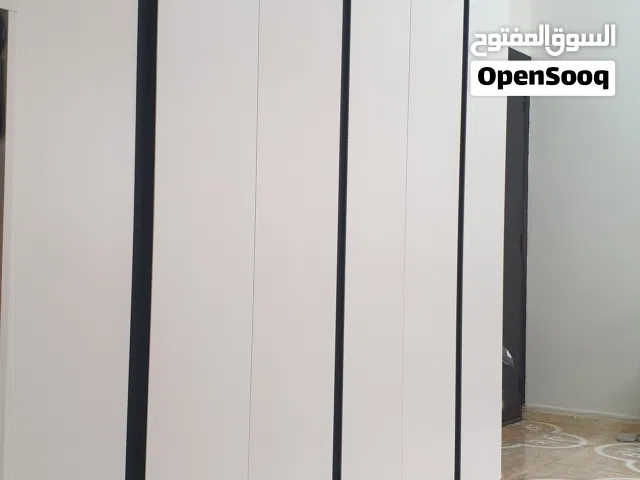 خزانة للبيع