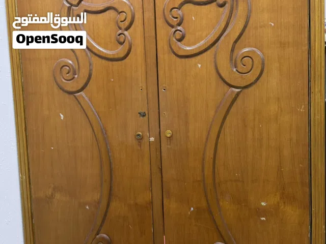 كنتور خشب صاج نجارة بابين قوي جداً  عرض الكنتور الكامل 122 سم ، وعرض الباب الواحد 55 سم