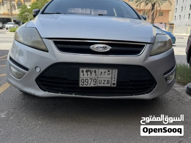 2011 فورد مونديو Standard