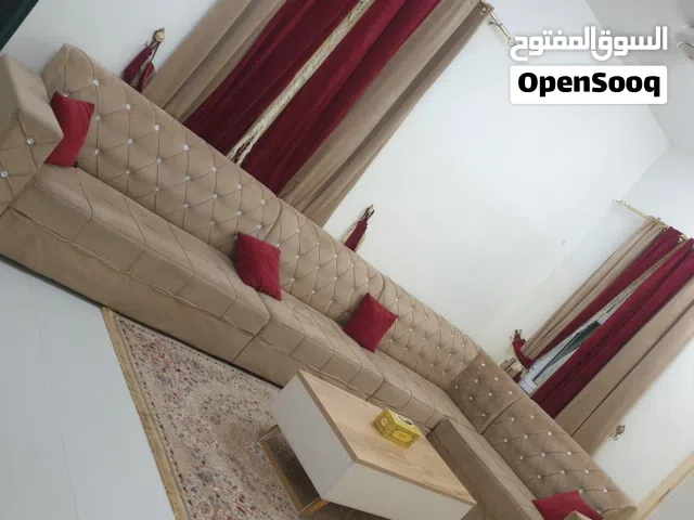 كنب مع ستائر للبيع