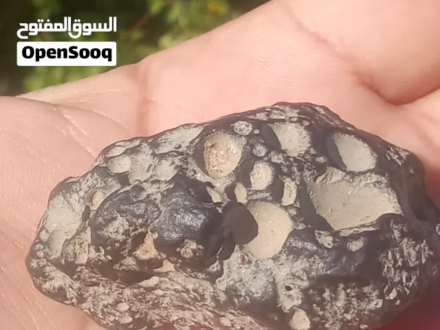 احجار للبيع