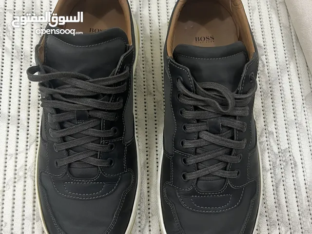 جوتي بوس الاصلي مقاس 43