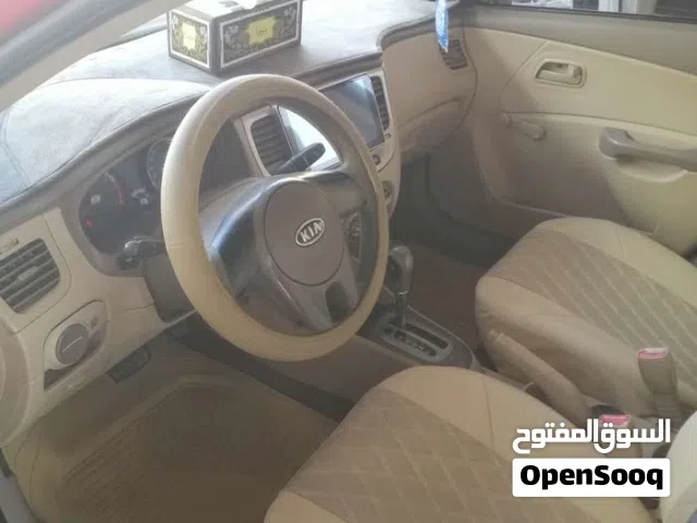 2012 كيا ريو Standard