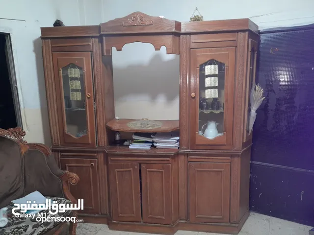 بوفيه خشب بحالة جيدة
