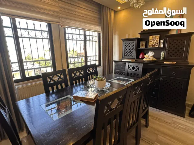 طاوله سفره مع 8 كراسي و بوفيه عدد 2 مع طاوله وسطيه كبيره و طاولتين زوايا صغار