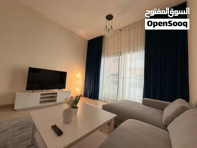 شقه غرفه وصاله شهري شامل جميع الفواتير حتي الباركينج باقل سعر بعجمان ساكن اول
