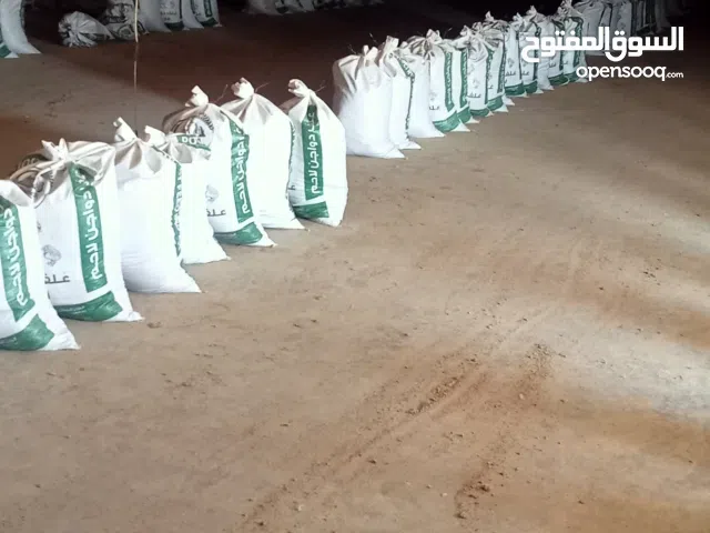 سماد دجاج لاحم ممتاز لجميع انواع الزراعه والاشجار