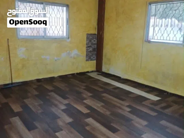 ارضية باركيه للبيع استعمال بسيط سبب البيع الرحيل نضيف جدا