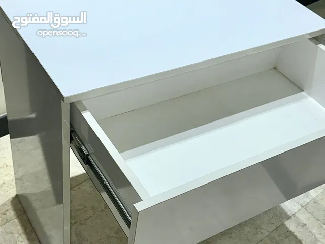 ميز دراسه وينفع ميز تواليت