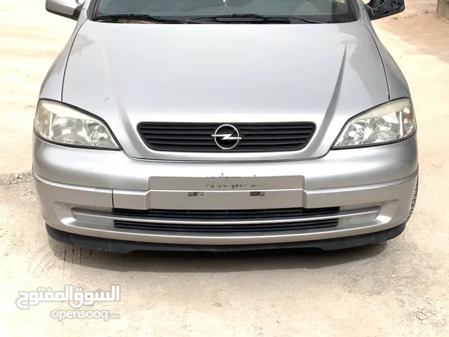 Opel Astra 2000 in Al Khums