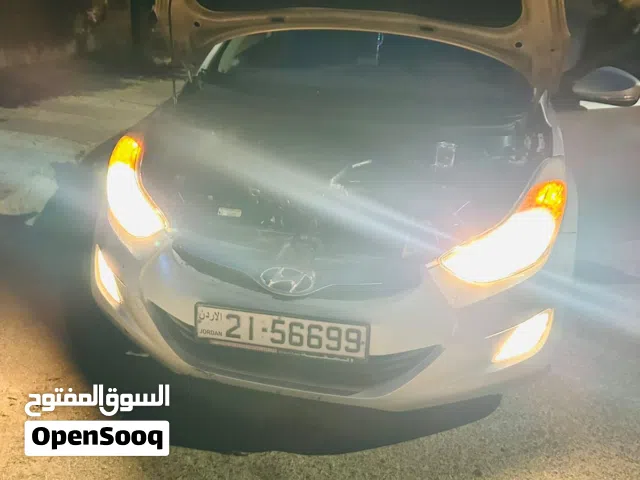 2011 هيونداي افانتي Standard