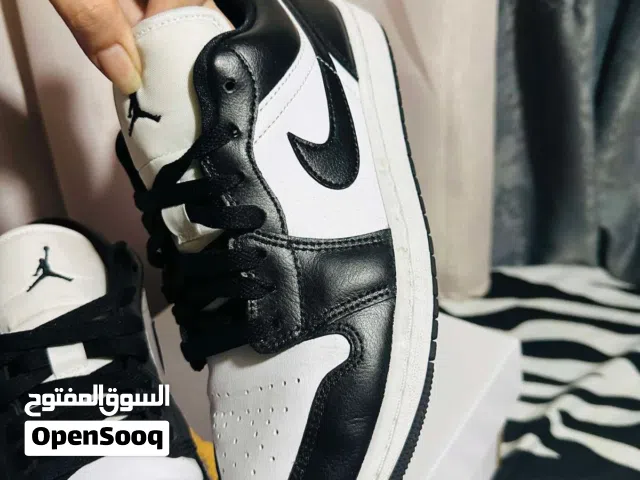 حذاء جوردان للسيدات مقاس 39