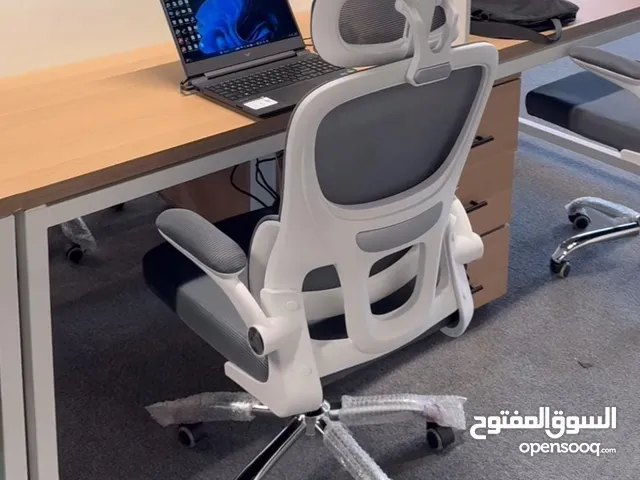 كرسي مدير هاي كوالتي كرسي مقعد فوم جك ايطالي كرسي للجلسات الطويلة مع مسند رقبة متحرك