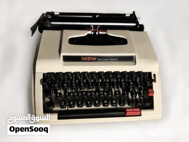 للبيع آلة كاتبة Brother Deluxe 750TR