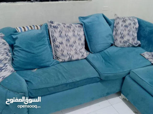 طقم كنب عدد2مستعمل نظيف جدا إلي بيجي بقصرش معو