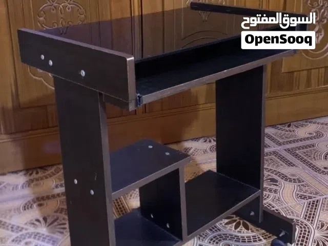 ميز مكتبي مستخدم بس جديد