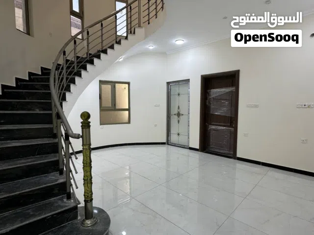 300 m2 More than 6 bedrooms Townhouse for Rent in Basra Maqal