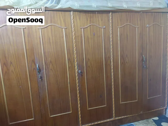 كنتور 5 أبواب طلاكتين طابقين فوق وتحت واحد بي طلاكه وحده بالنص