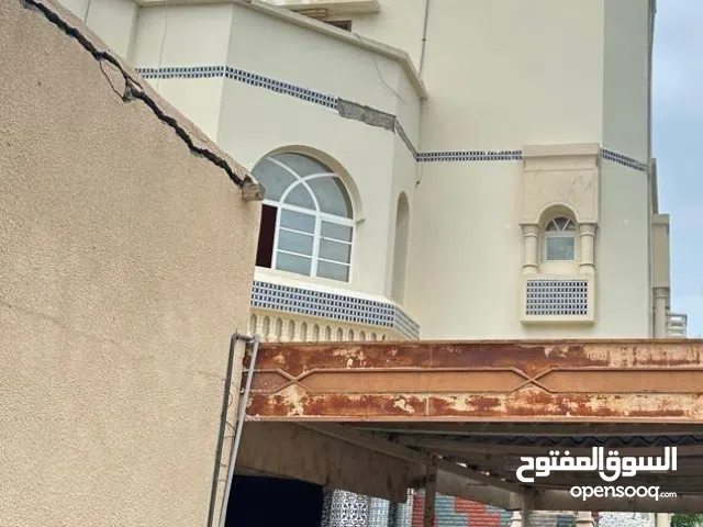 فيلا للبيع الحيل الشمالية قرب مركز رامز للتسوق