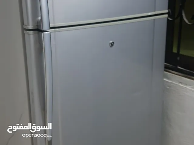 للبيع ثلاجة ياباني مع غاز