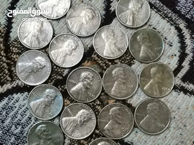 عملات امريكيه وبرطانيه قديمه جدا ومطلوبه لدا هوات العمل 160قطعه