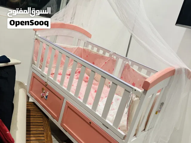 سرير أطفال تركي المنشأ جديد ولا خدشة