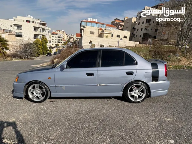 سيارة للبيع موديلها هونداي فيرنا 2001 للبيع بسعر مغري