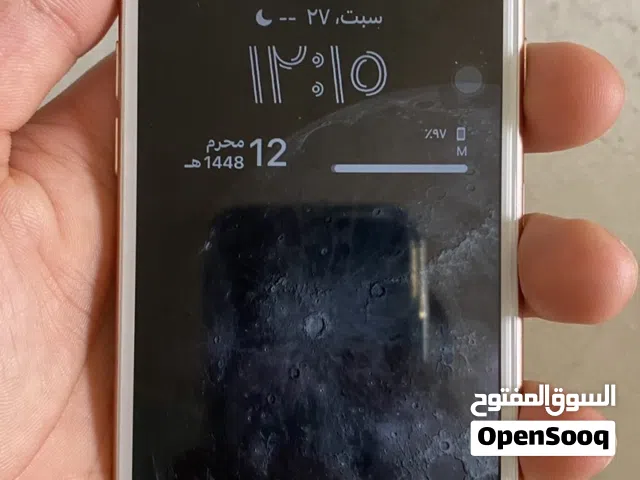 Apple iPhone 8 64 GB in Al Dakhiliya