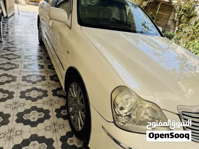 2004 تويوتا كراون Crown