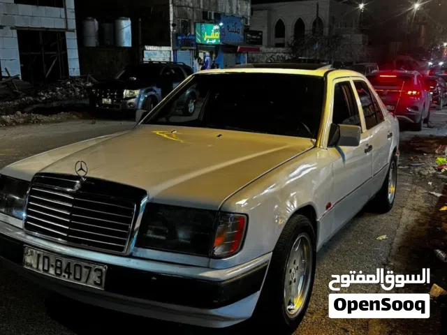 1992, مرسيدس بنز, الفئة-E, E 200