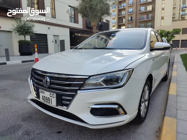 MG MG5 2022 salon